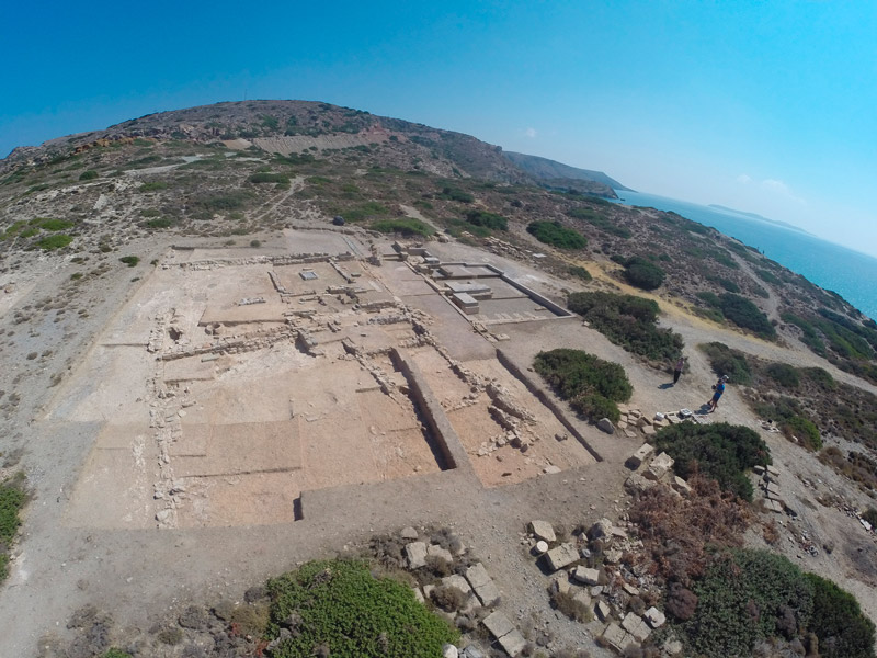 Vue aérienne du complexe archaïque d’Itanos à la Nécropole Nord, Vue du Sud