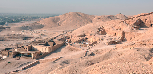 Flanc sud de Cheikh el-Gourna