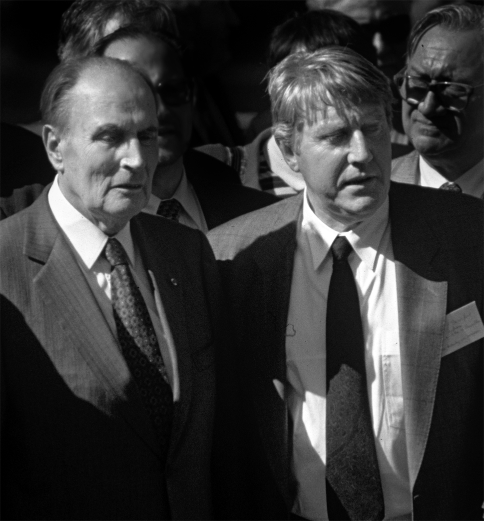 Pierre-Paul Bonenfant (1936-2010) avec le Président François Mitterand sur le site de Bibracte en 1993