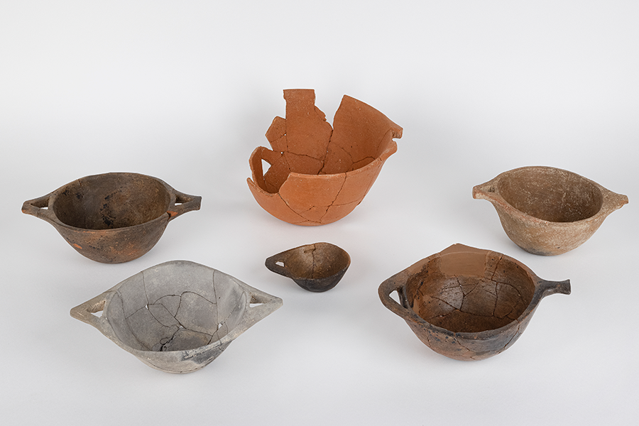 Fig. 4. Local handmade pottery found in graves from the first chronological phase (10th-early 6th c. BC).